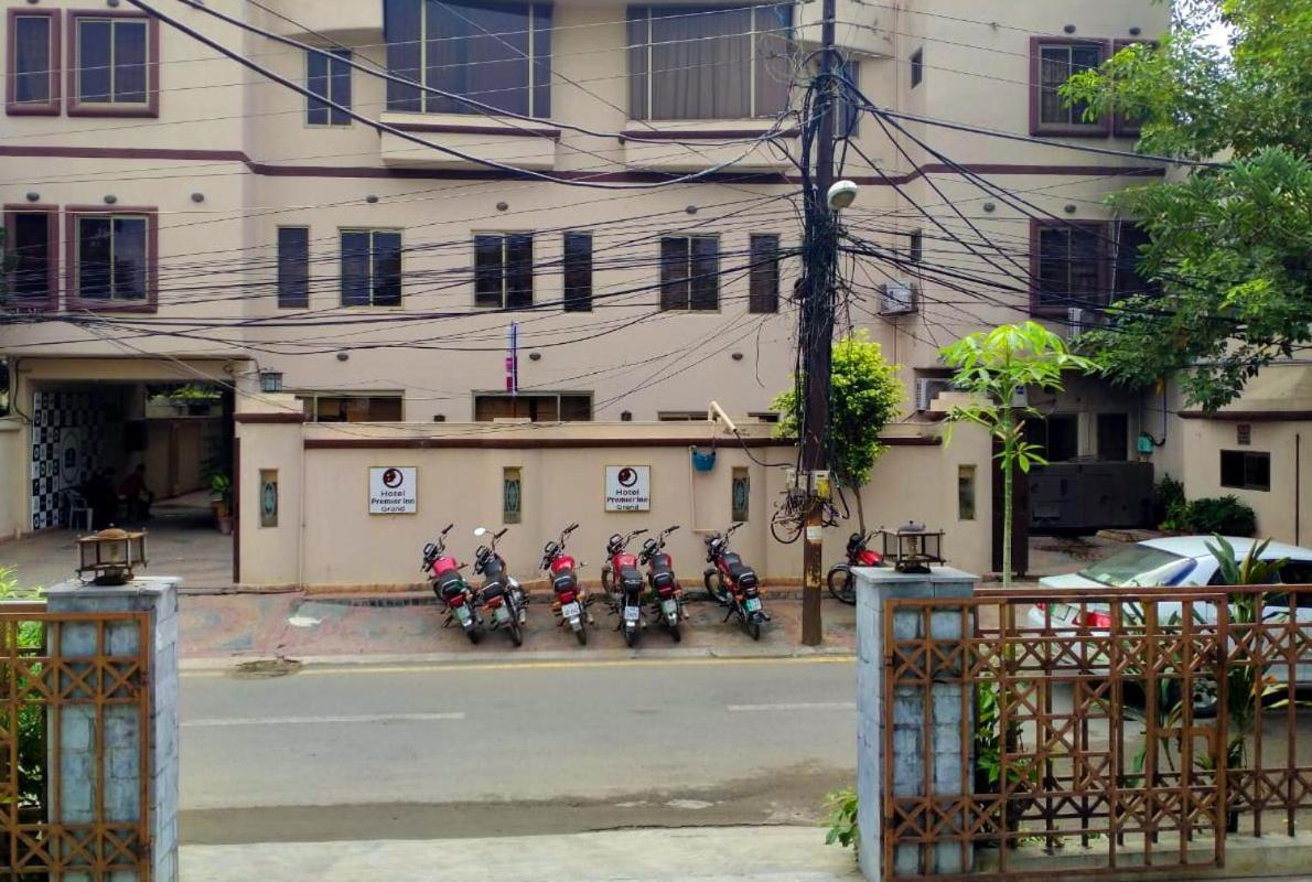 Lokal Rooms X Gulberg Lahore Luaran gambar